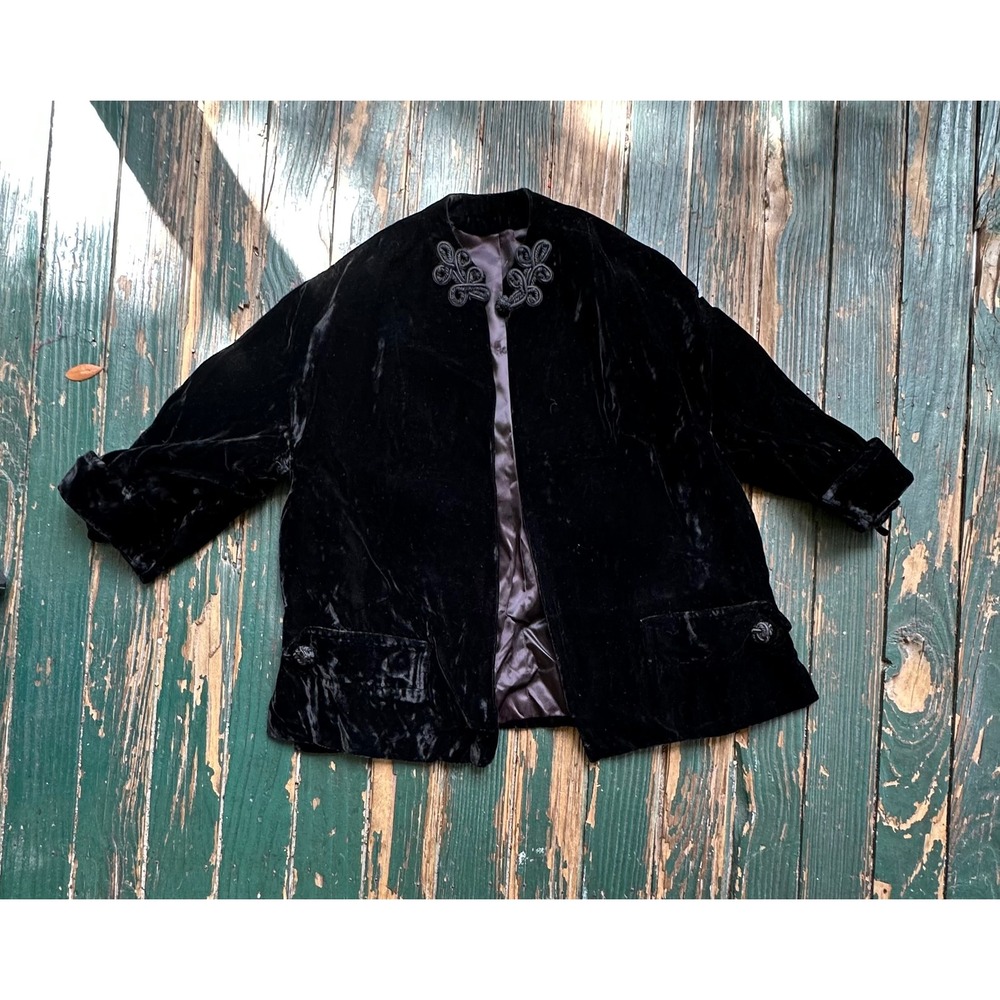 Vintage Jordan Marsh Boston Black Velvet Evening Jacket Frog Closure